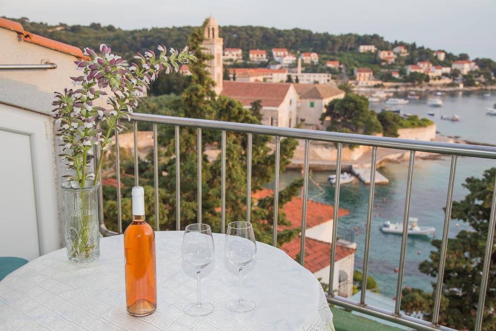 Apartment Lili Hvar Island Exteriör bild