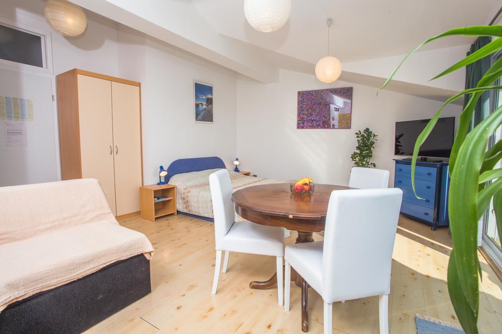 Apartment Lili Hvar Island Exteriör bild