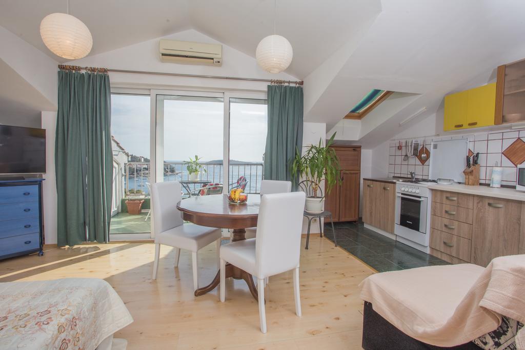 Apartment Lili Hvar Island Exteriör bild